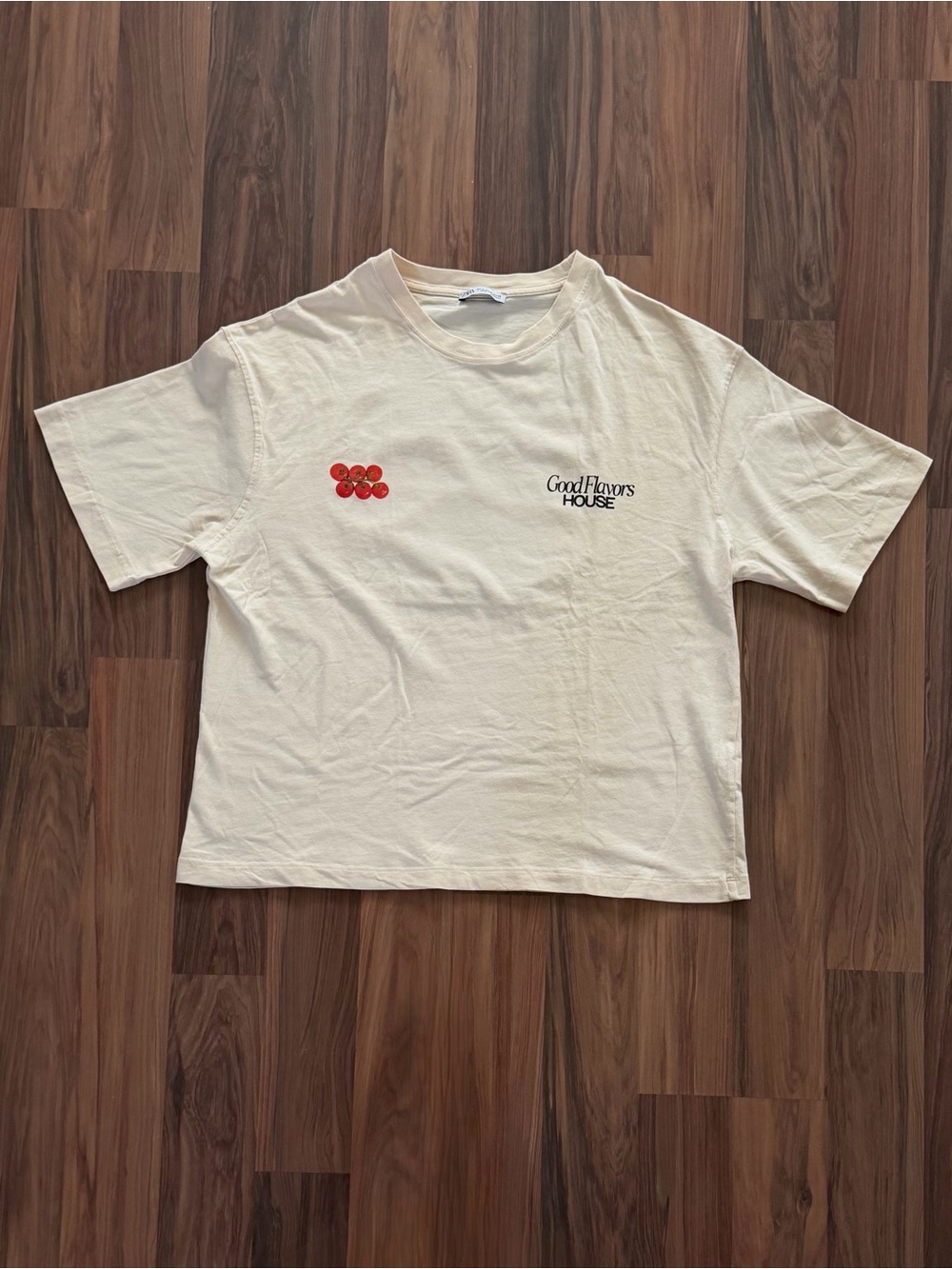 Zara Cream Crew Neck Tee with Subtle Graphic